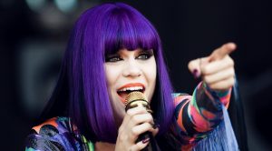 jessie j foto cabelo roxo