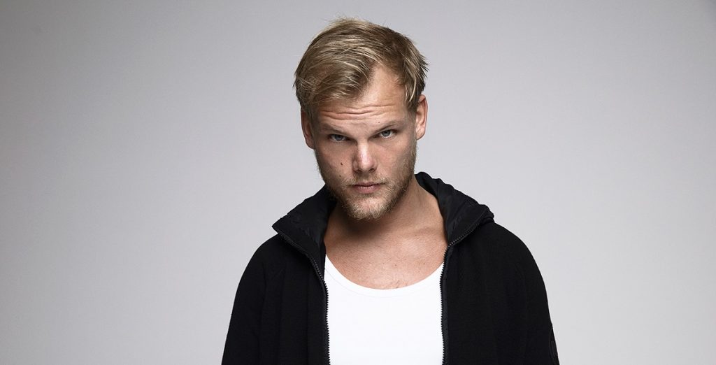 Avicii foto frontal de divulgação