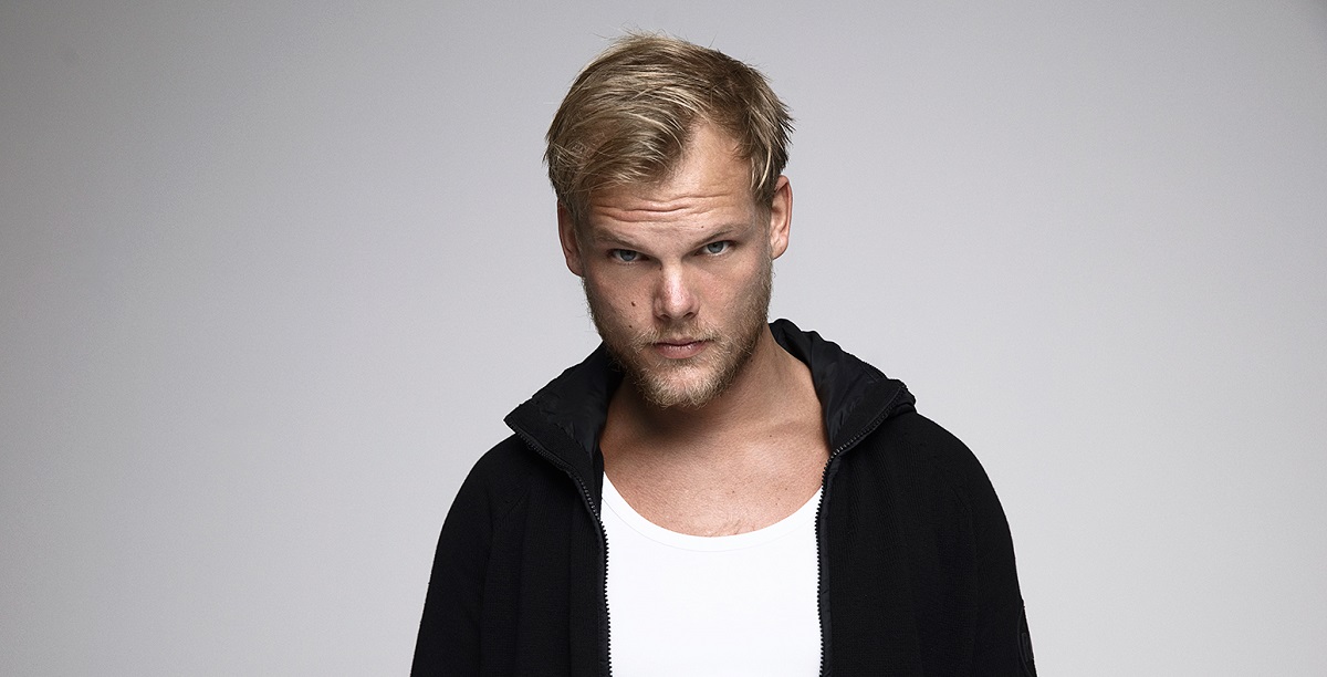 Avicii foto frontal de divulgação