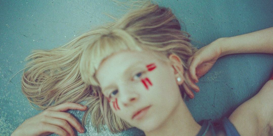 A Different Kind Of Human álbum