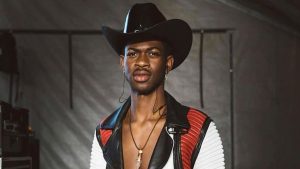Lil Nas X para ilustrar seu novo remix de "Old Town Road"