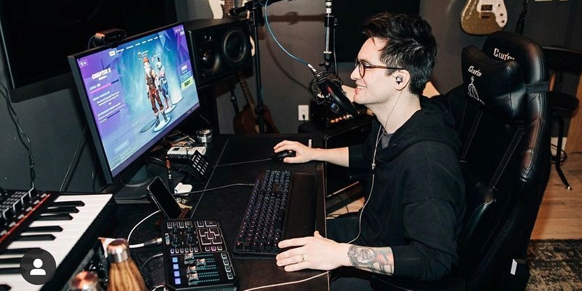 Brendon Urie para a Highest Hopes Foundation
