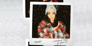 “Loneliest Time of Year”por Mabel