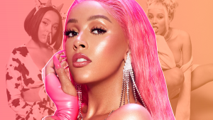 Da esquerda para a direita, Doja Cat aparece vestida com figurino de "Mooo!", faixa lançada após "Candy"; Doja no photoshoot do disco "Hot Pink", com uma peruca rosa; e Doja num ensaio para uma revista, com cabelos loiros e agachada.