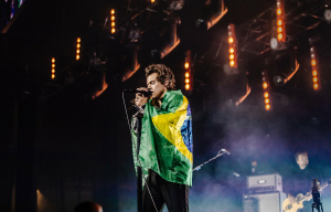Harry Styles alcança primeira posição na Billboard Hot 100 com "Watermelon Sugar"