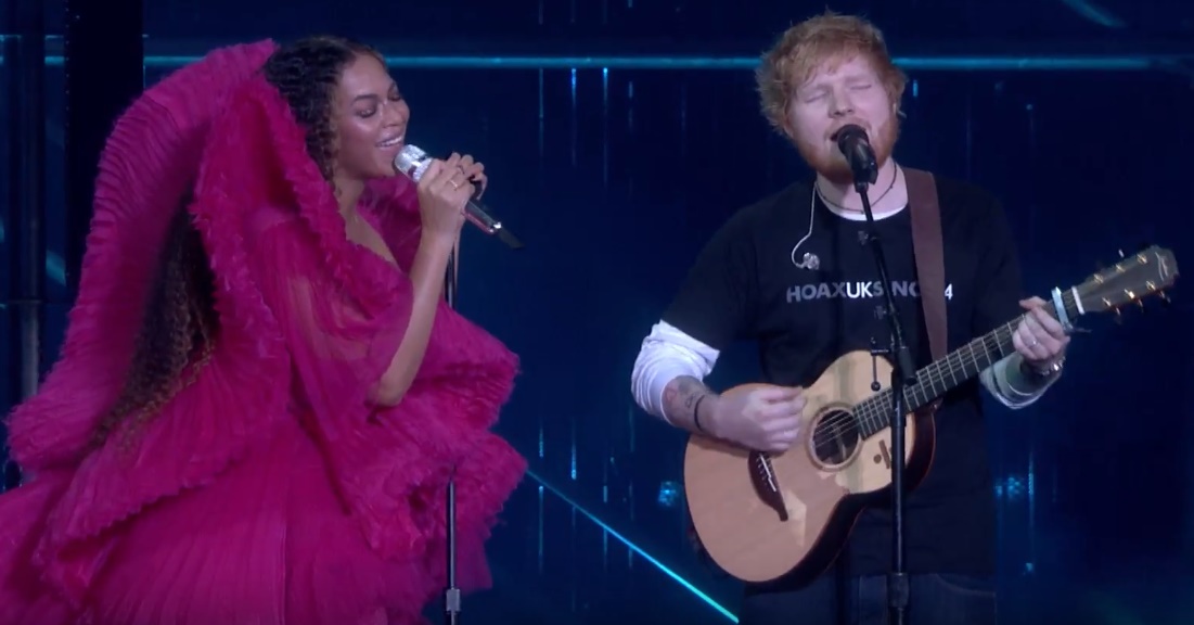 Ed Sheeran e Beyoncé em performance de "Perfect", durante evento do Global Citizen em homenagem a Nelson Mandela.