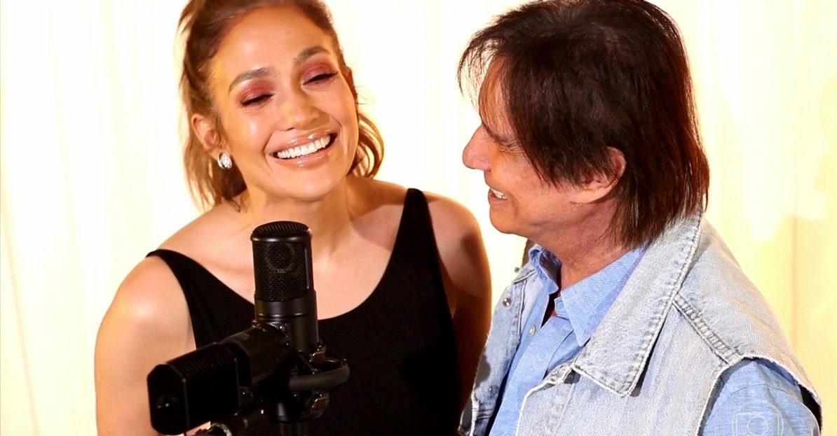 jennifer lopez e roberto carlos cantando