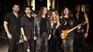 angra e sandy na gravação do clipe de black widows web