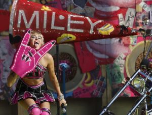 miley cyrus no super bowl lv