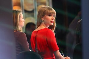 Taylor Swift no GMA no lançamento do "Red"