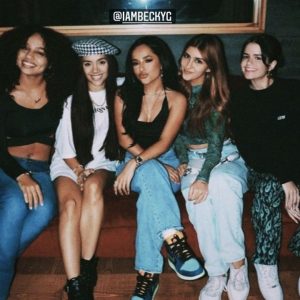 Becky G e Angel22 em estúdio - Foto: Divulgação