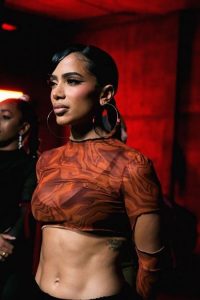 Anitta nos bastidores de "Faking Love" - Foto: Divulgação
