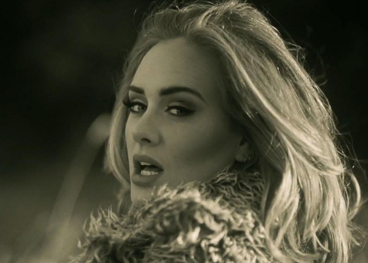 adele no clipe de hello imagem ilustrativa texto sobre impacto adele
