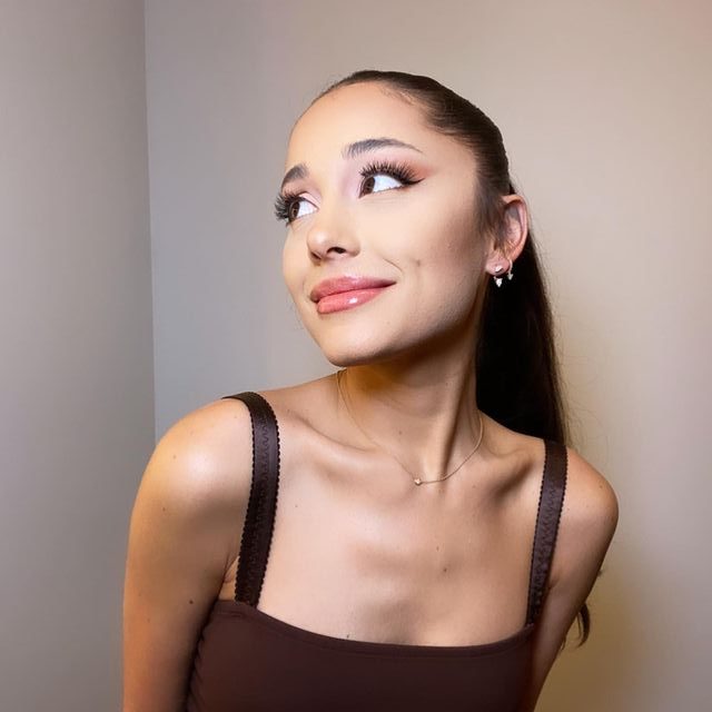 ariana novo álbum