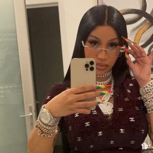 cardi b icônica