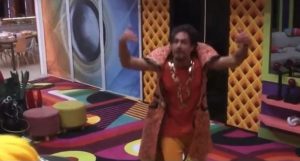 Eliezer bate boca em festa do BBB 22
