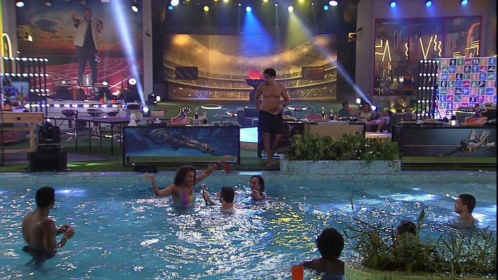 bbb22 festa piscina
