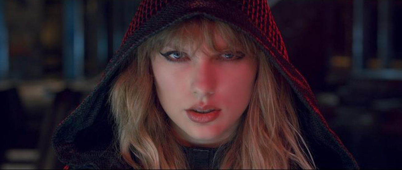 imagem de taylor swift no videoclipe de ready for it imagem ilustrativa do artigo sobre álbum karma