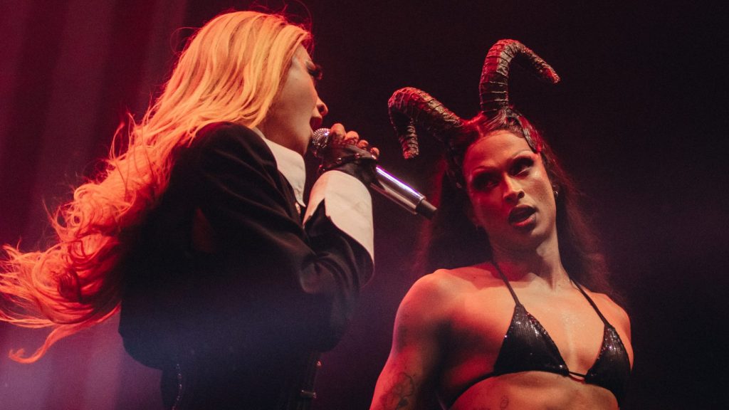 Lia Clark e Pabllo Vittar no Festival Halloweeknd / Foto: João Pontes/8dubem