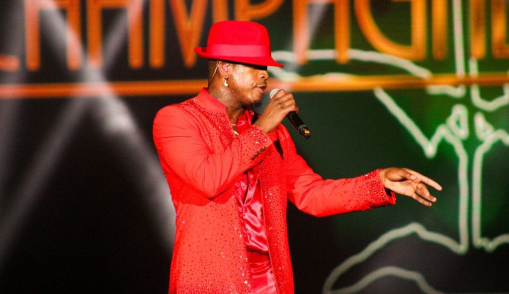 Ne-Yo durante apresentação no Rock in Rio 2024