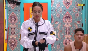 Renata é escolhida para a dinâmica "Vitrine do Seu Fifi"