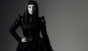 lady gaga em photoshoot para o álbum "mayhem"