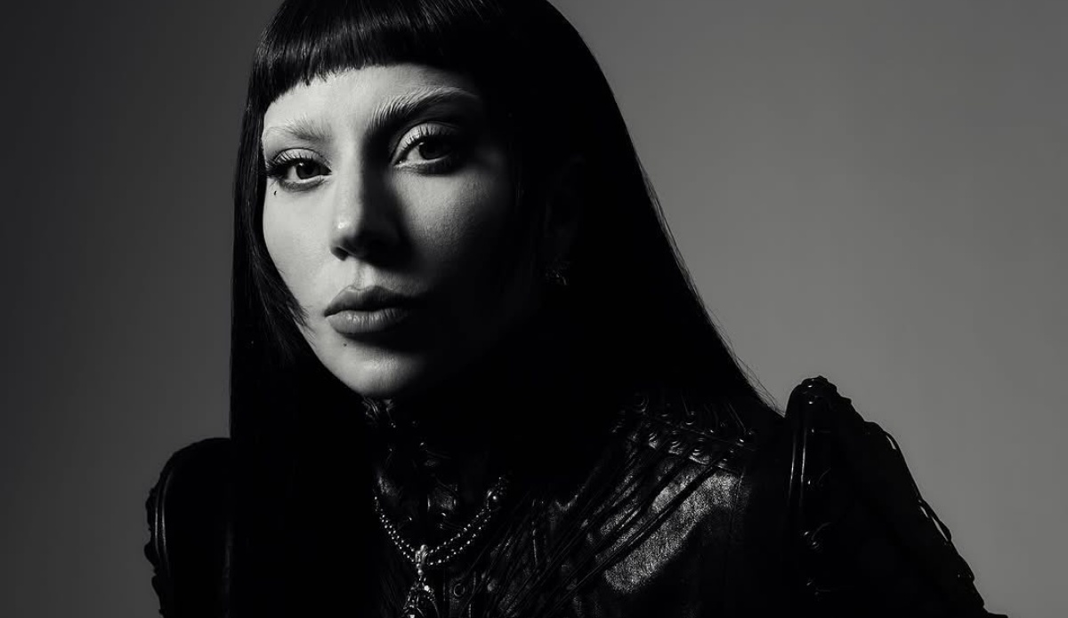 lady gaga em photoshoot para o álbum "mayhem"