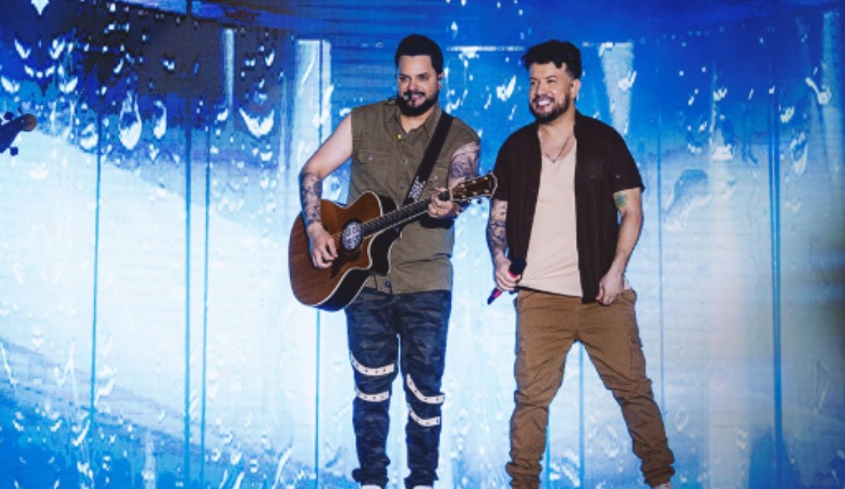Diego e Victor Hugo durante show.