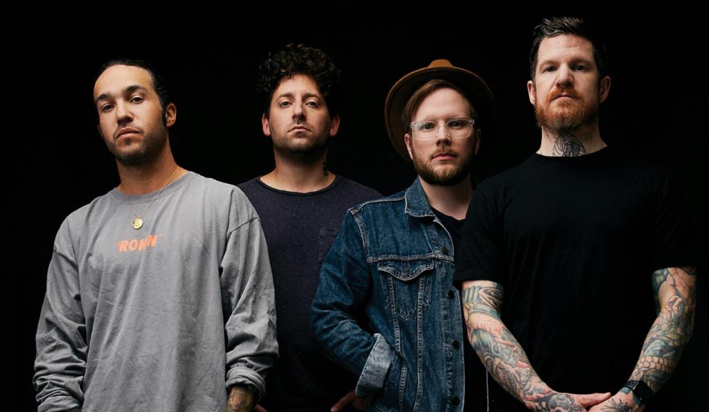 Foto com os integrantes da banda Fall Out Boy