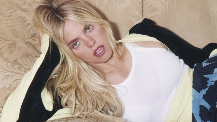Renee Rapp lança "BITE ME", seu segundo álbum de estúdio