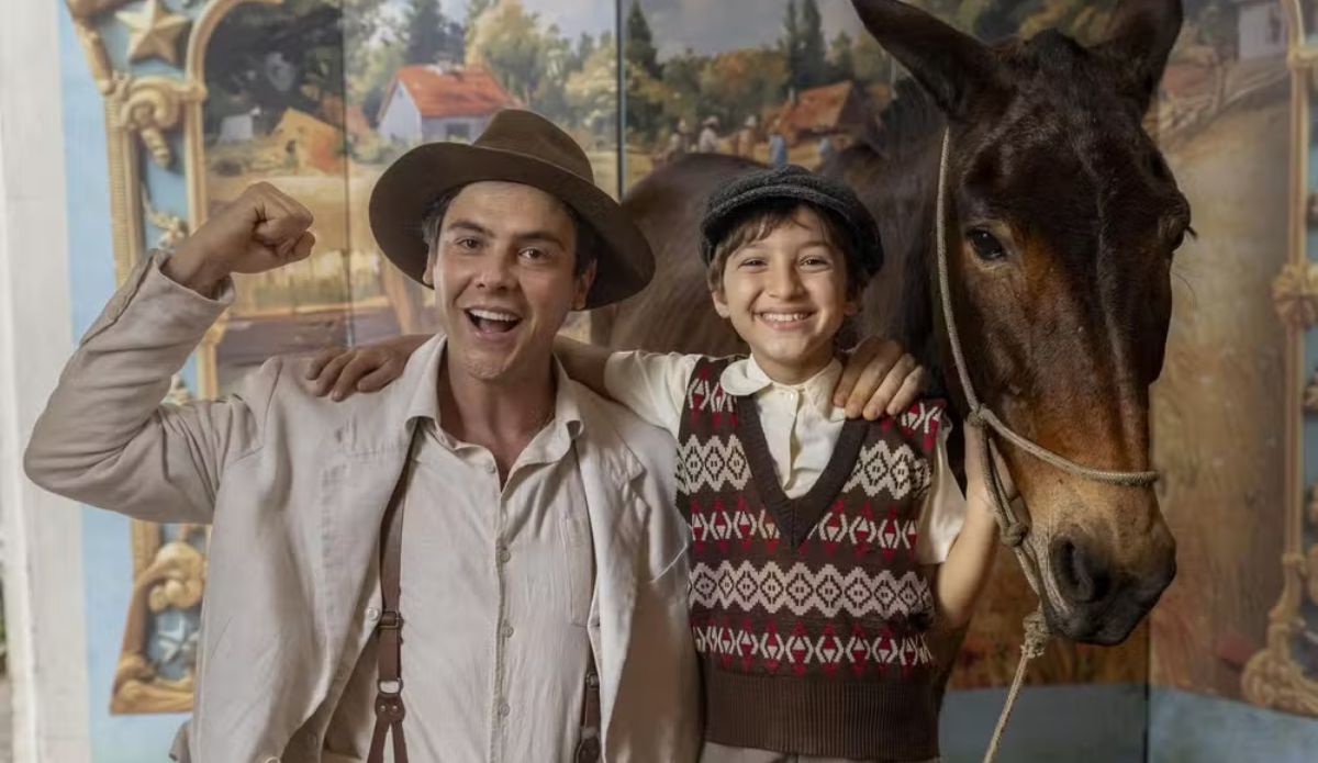 Candinho (Sergio Guizé), Samir (Davi Malizia) e Policarpo em Êta Mundo Melhor; veja o resumo de 16 a 20 de setembro