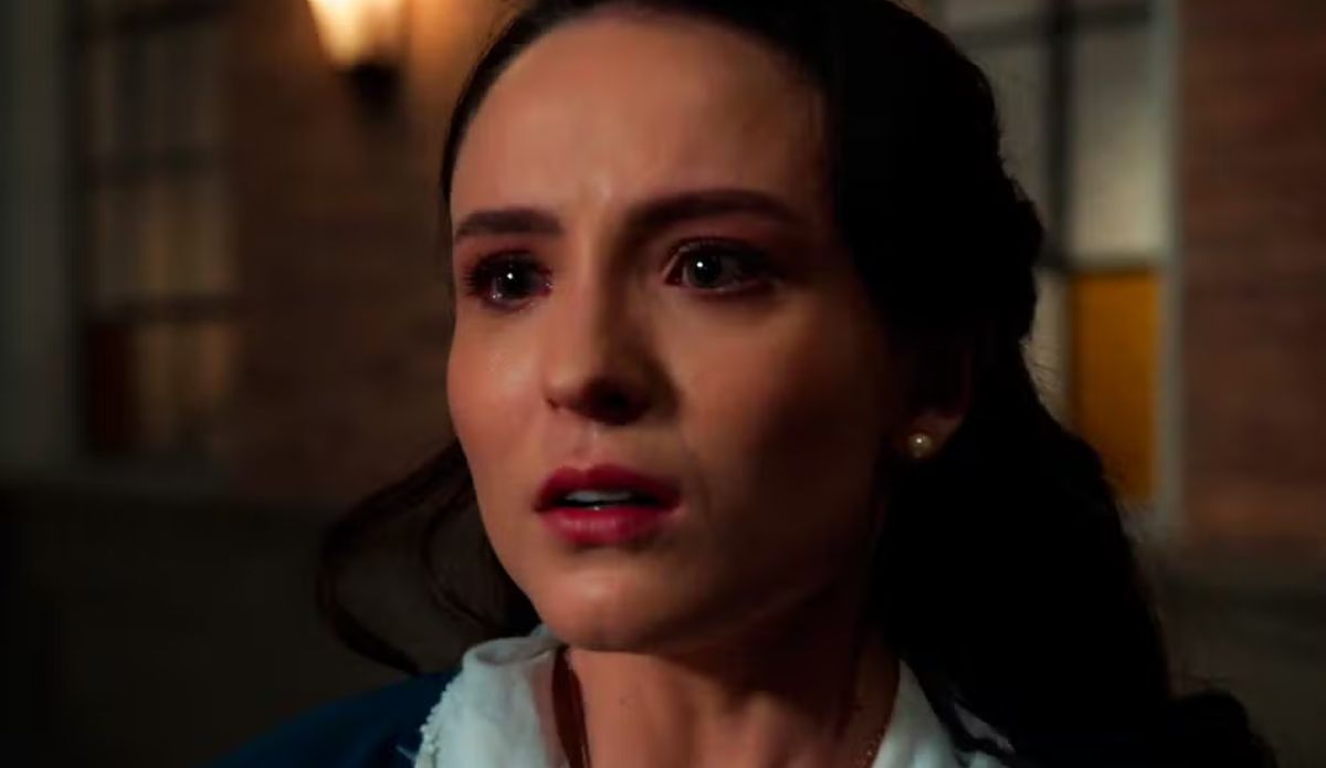 Estela (Latissa Manoela) é sequestrada por Ernesto (Eriberto Leão) em Êta Mundo Melhor!
