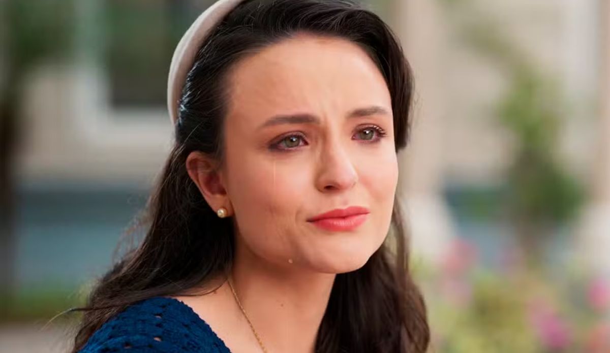 Estela aparece emocionada e com lágrimas nos olhos em cena de Êta Mundo Melhor; veja o resumo da semana (27 de outubro a 01 de novembro)
