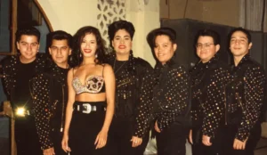 A cantora Selena Quintanilla e a banda Los Dinos