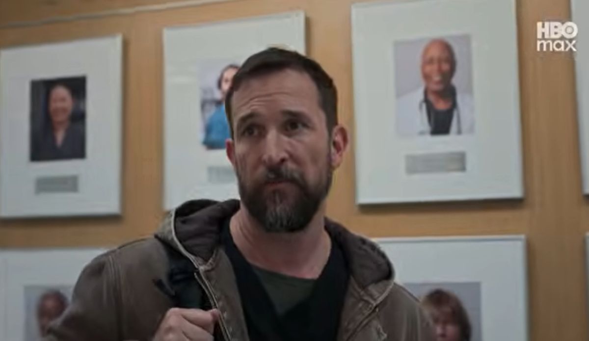 Dr. Michael “Robby” Robinavitch (Noah Wyle) em cena da 2ª temporada de The Pitt, drama médico da HBO Max.