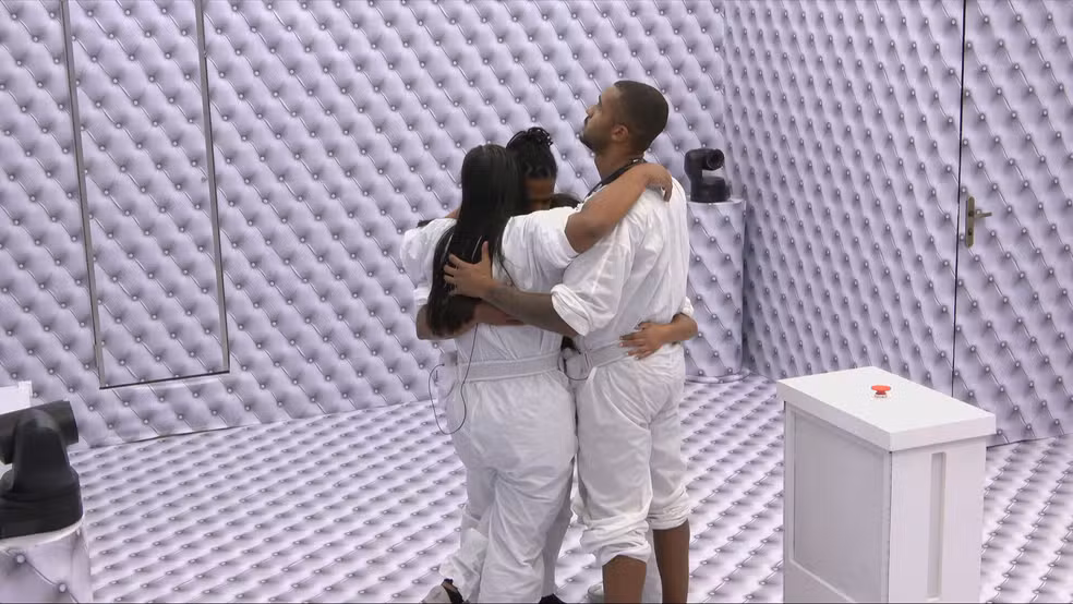 Quarto Branco chega ao fim e novos participantes entram no BBB 26