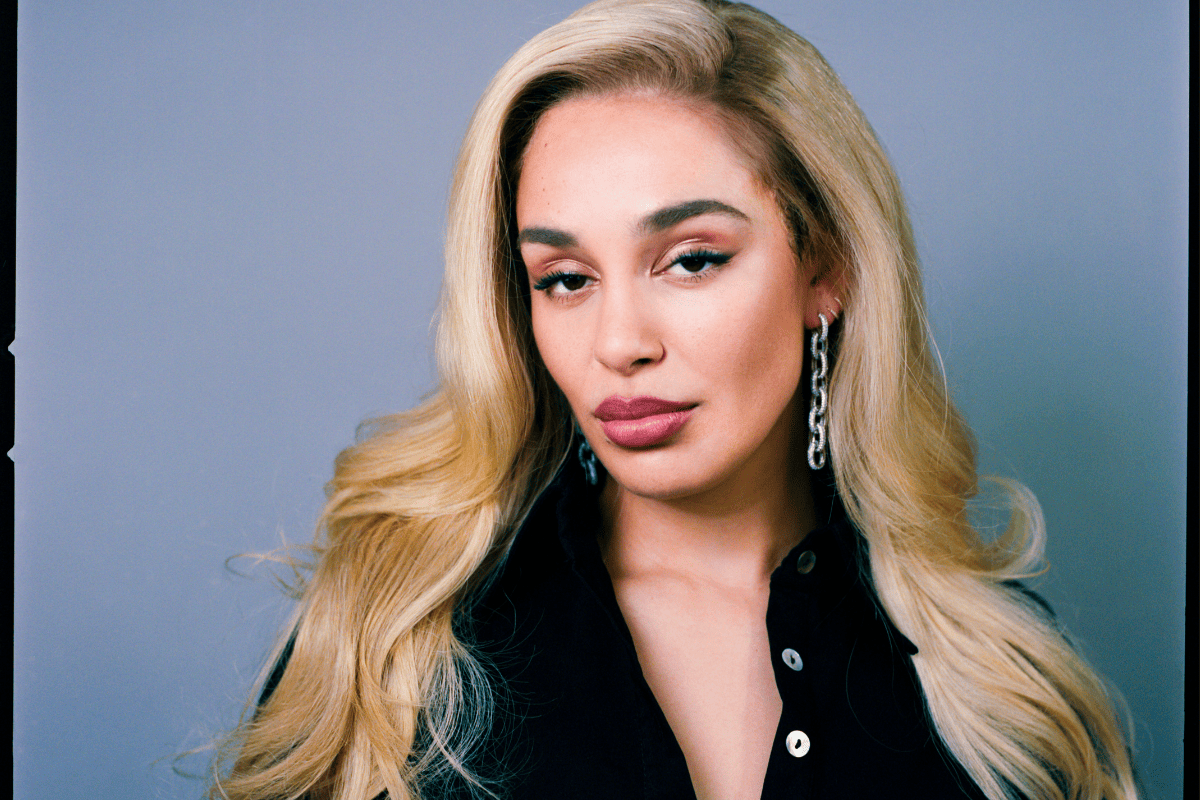 Cantora Jorja Smith faz 10 anos de carreira