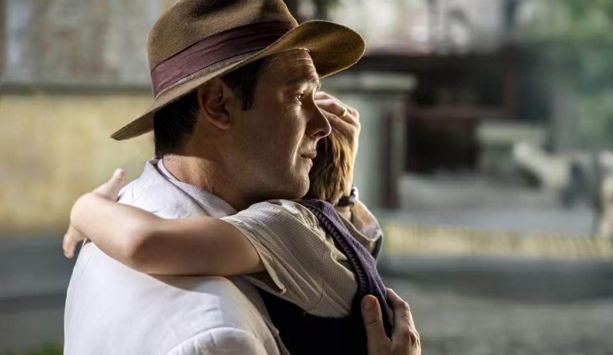 Candinho abraça Samir em cena emocionante de Êta Mundo Melhor, novela das 18h da TV Globo; veja o resumo da semana (26 a 31 de janeiro)