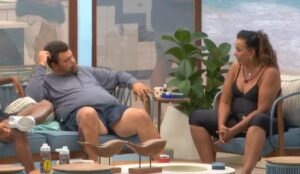 Solange Couto em conversa no BBB 26 com outros participantes.