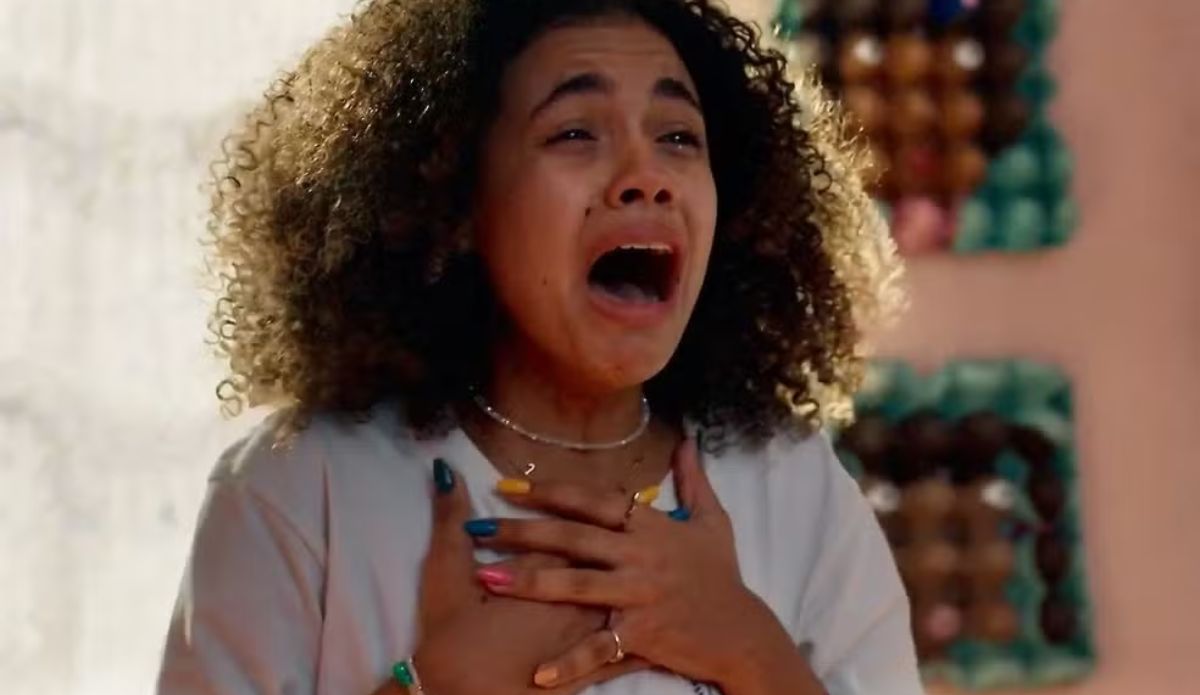 Joélly aparece desesperada e chorando em cena tensa de Três Graças, novela das 21h da TV Globo, durante acontecimentos da semana; leia o resumo (02 a 07 de fevereiro)
