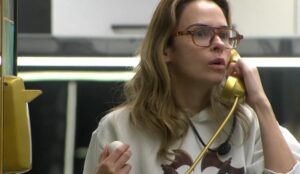 ana paula renault atende ao big fone no bbb 26