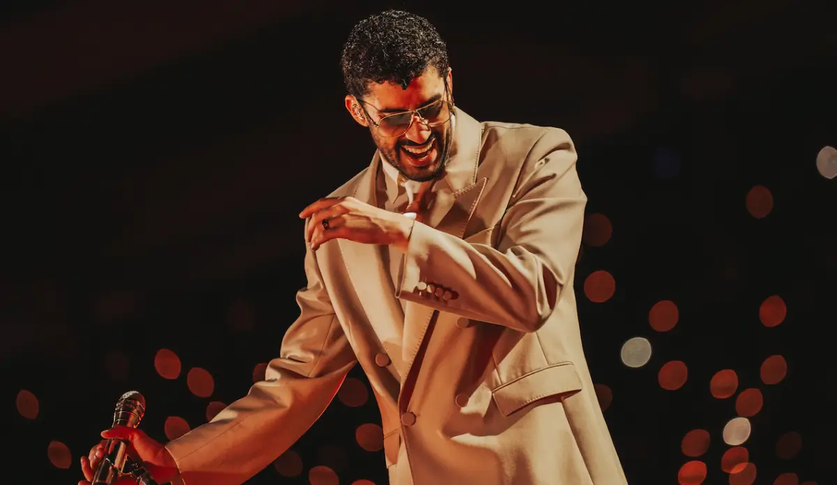 O cantor Bad Bunny em sua residÊncia em Porto Rico