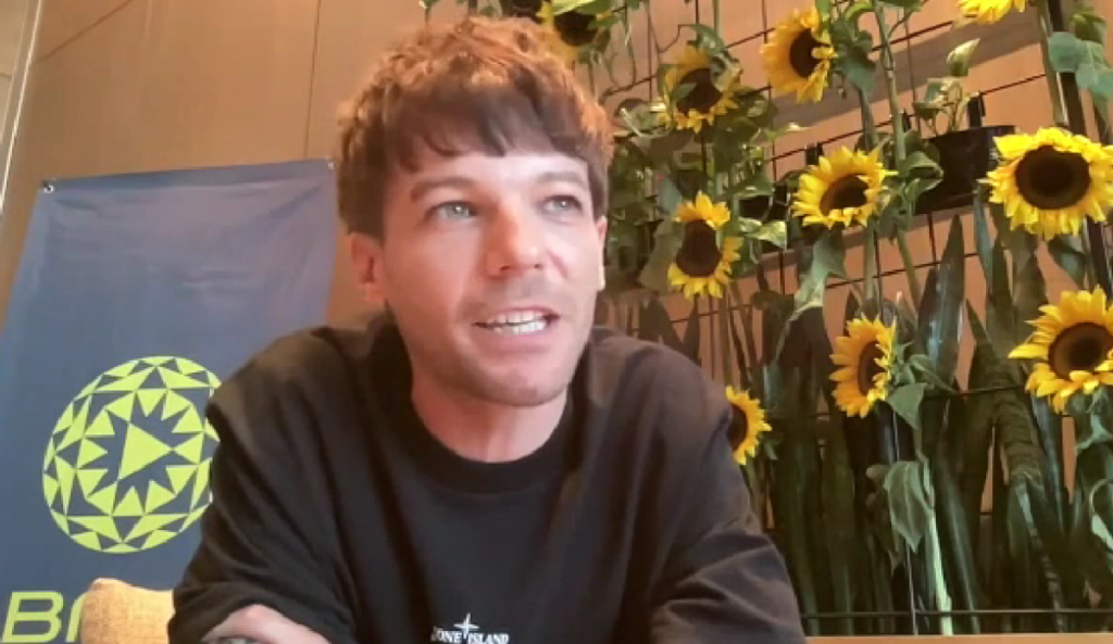 Louis Tomlinson durante coletiva