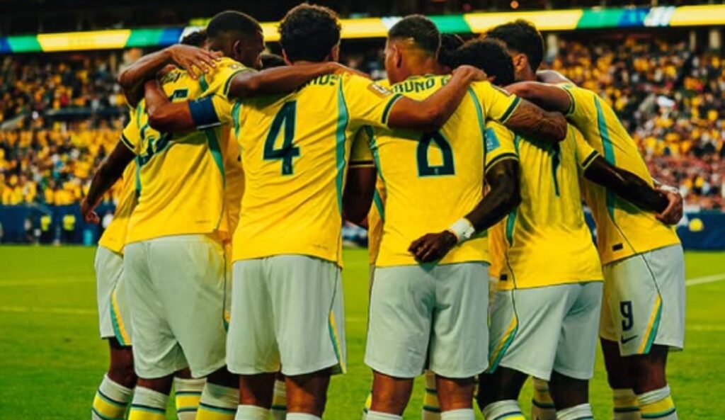 Seleção Brasileira reunida em campo durante jogo do Brasil na Copa do Mundo 2026