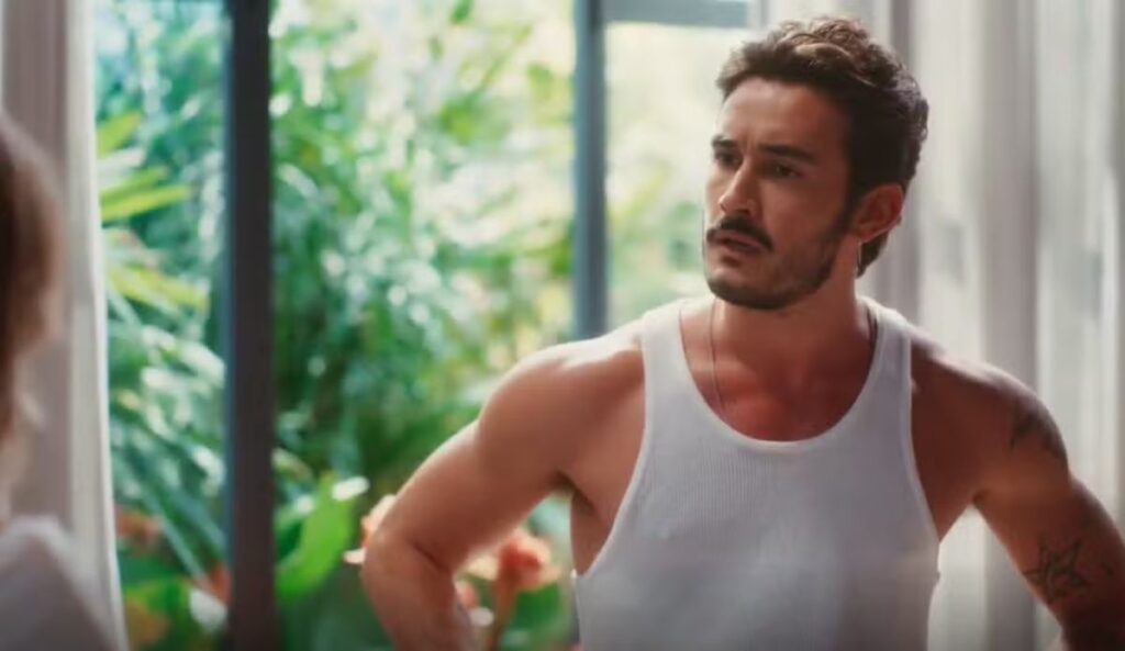 João Raul descobre que não poderá mais cantar em Coração Acelerado